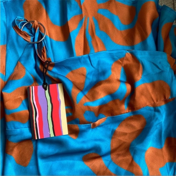 ARTHUR Apparel 100% silk bias ring dress in Hawaii - Picture 6 of 9